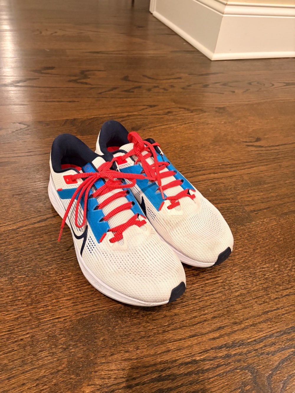 Nike Pegasus 40 USA White Running Shoes with Blue Accents and Red Laces